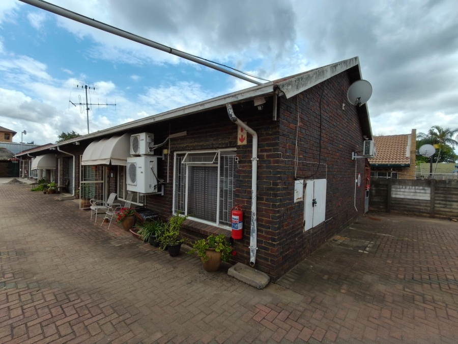 2 Bedroom Property for Sale in Rustenburg Central North West